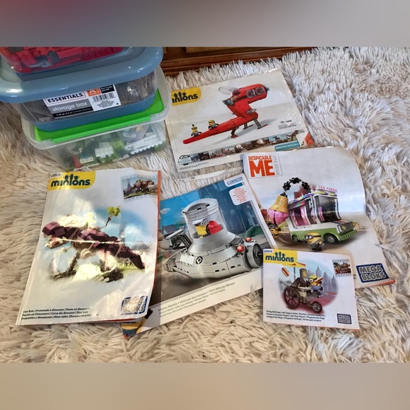Lot MEGA BLOKS MINIONS Building Block Sets Dinosaur Ice Cream Truck Hot Dog Cart - Picture 2 of 16